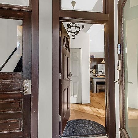 Modern 4Br Just A Block From Cta Pink Line With Pool Table Free Parking Apartment Chicago Exterior foto