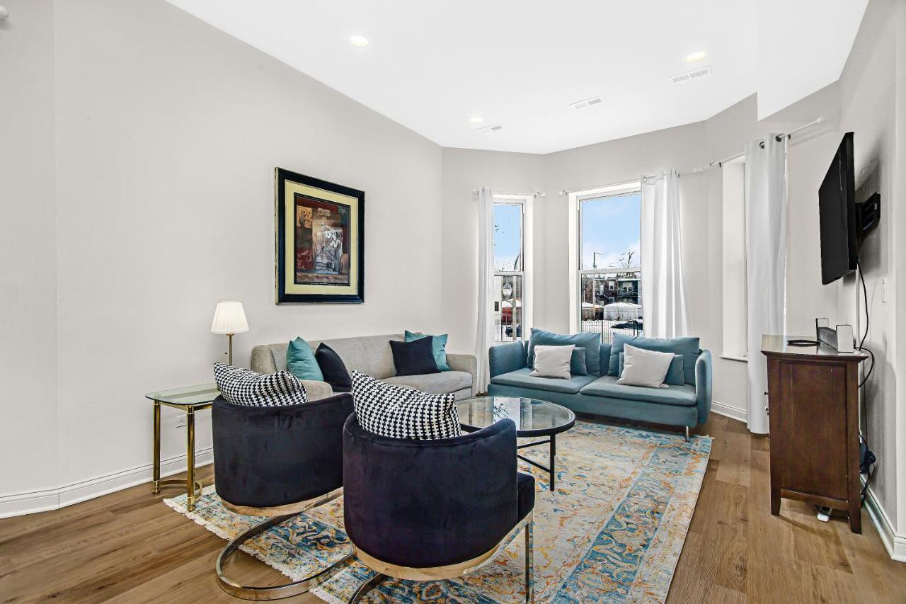 Modern 4Br Just A Block From Cta Pink Line With Pool Table Free Parking Apartment Chicago Exterior foto