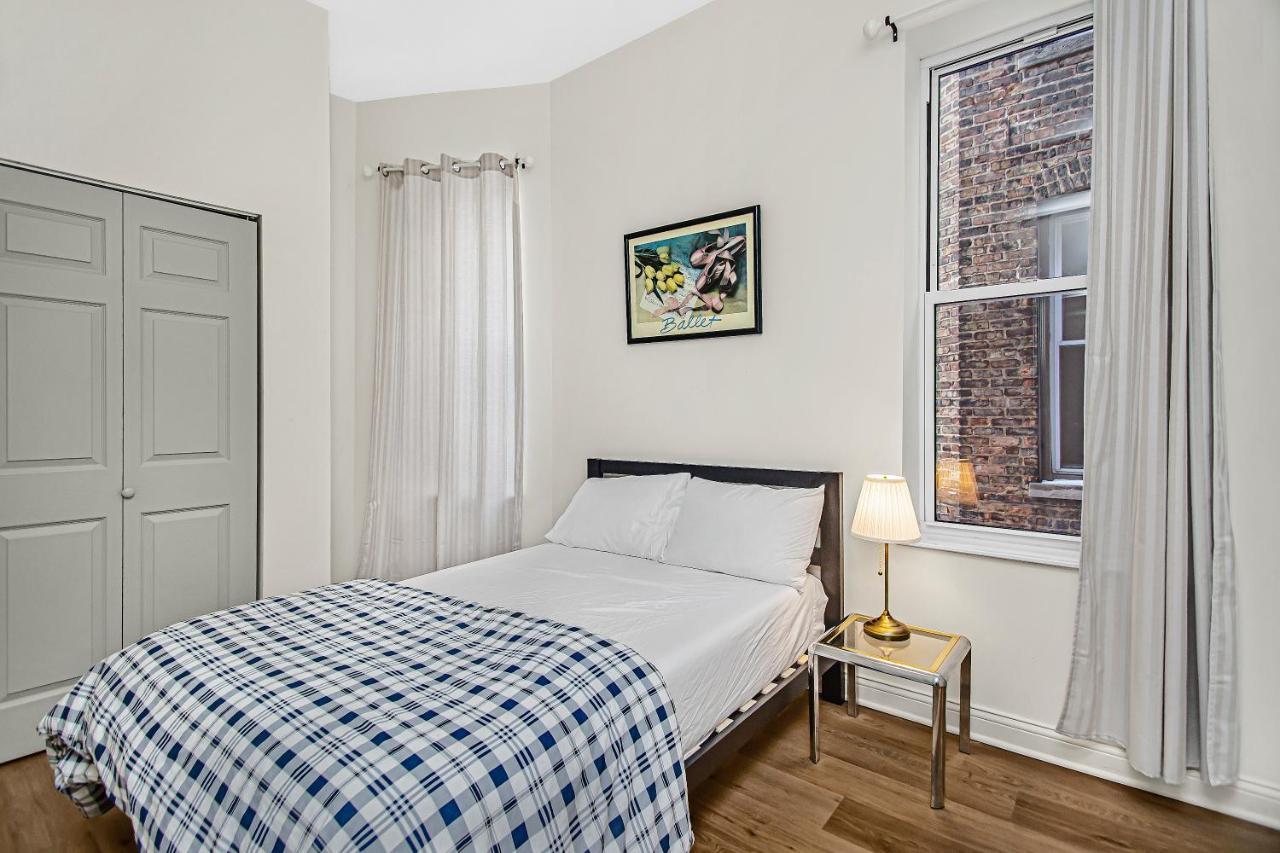 Modern 4Br Just A Block From Cta Pink Line With Pool Table Free Parking Apartment Chicago Exterior foto