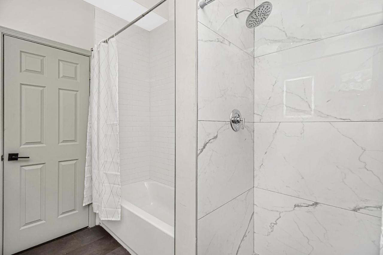 Modern 4Br Just A Block From Cta Pink Line With Pool Table Free Parking Apartment Chicago Exterior foto